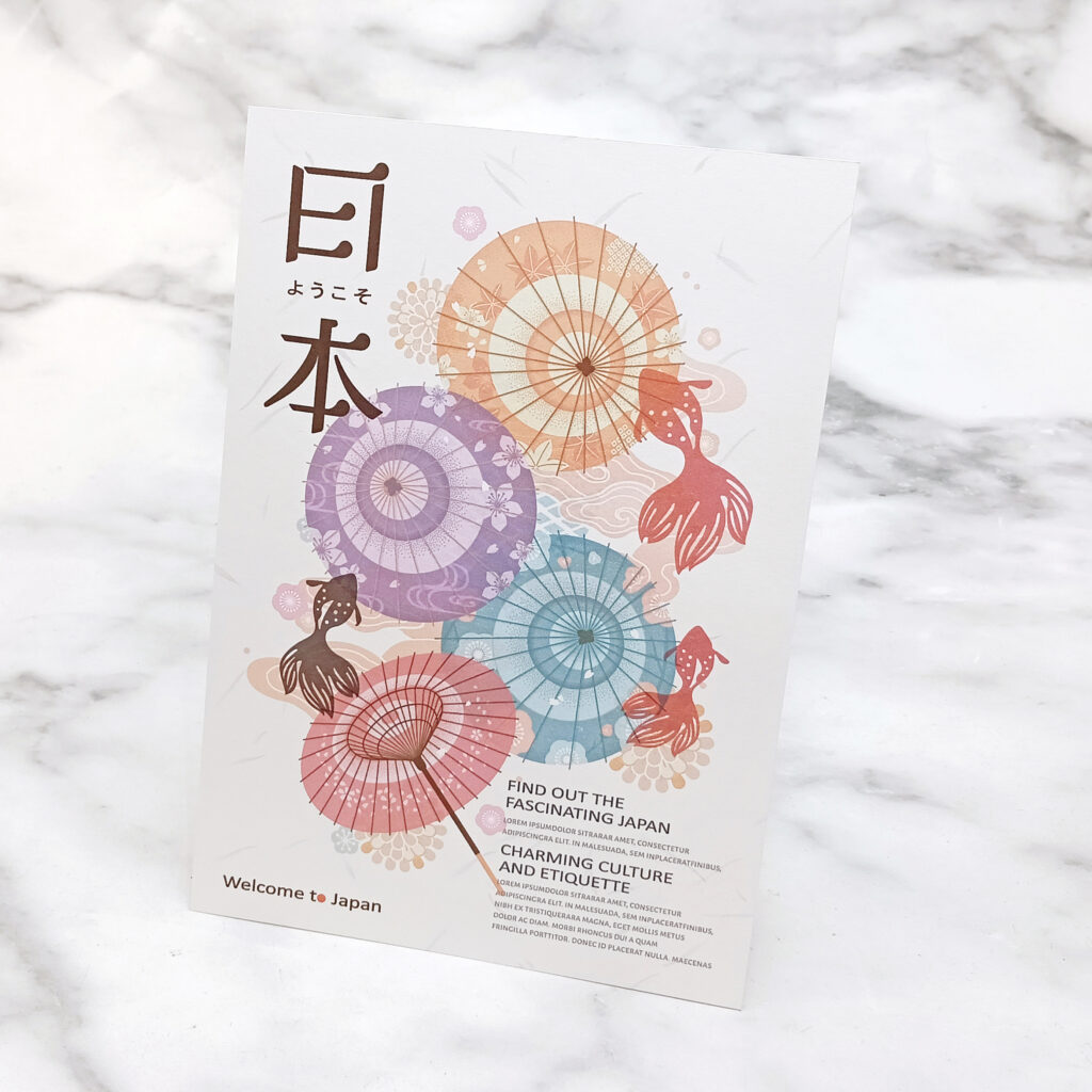 色彩鮮豔的日式和紙扇子,採用浮世繪風格印刷,圖案為花卉和鳥類,呈現出精緻的細節和傳統的日式美學。